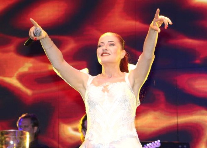 Müğənni həm əyləndi, həm də əyləndirdi - foto