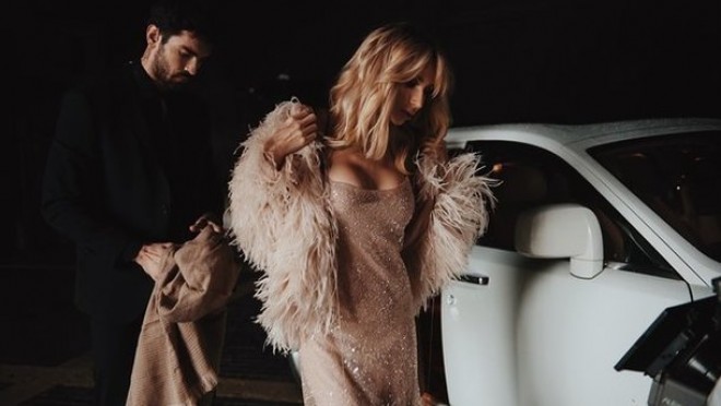 Svetlana Lobodanın seksual geyimi - foto