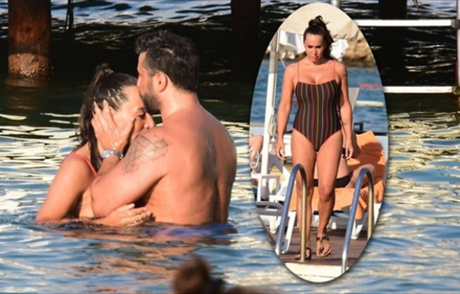 Asena evli sevgilisi ilə birlikdə