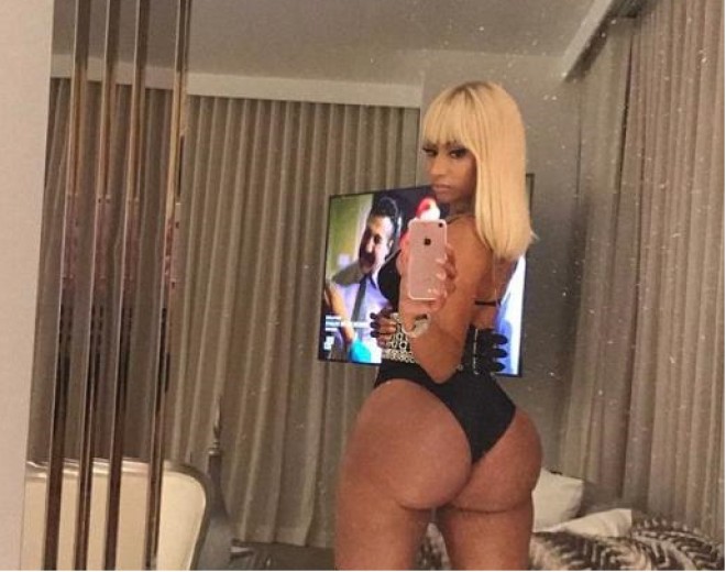 Nikki Minajdan heyrətləndirən selfi - foto