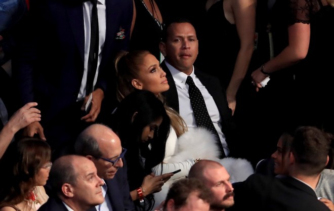 Cennifer Lopezin seksual geyimi - fotolar