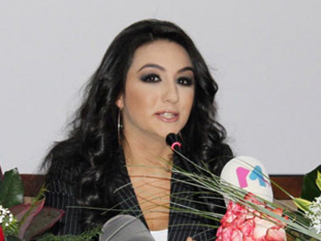 Lətifə Soyuöz həmkarlarından şikayətləndi