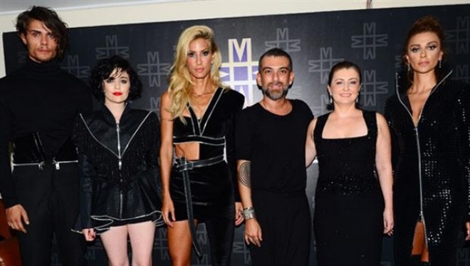 Uşaqlar üçün podiuma çıxdılar