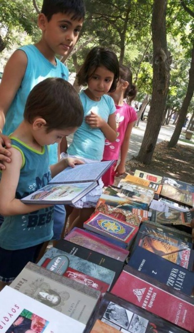 Uşaqlar üçün kitab sərgisi açılıb