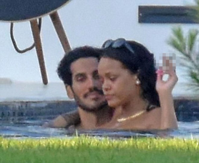 Rihannanın milyader sevgilisi evli çıxdı - foto