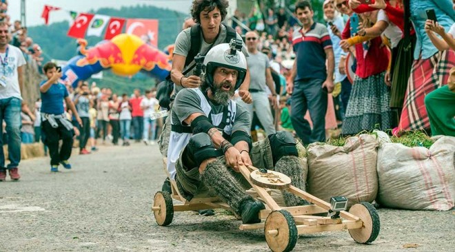 Aktyor formulada yarışdı