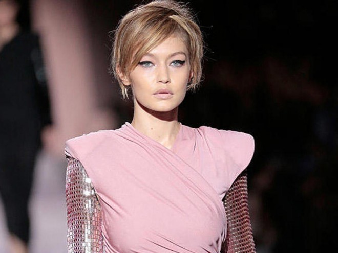 Cici Hadid "Tom Ford"un dəfiləsində - fotolar