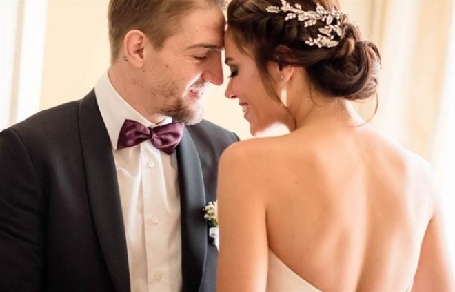 Futbolçu həyat yoldaşı aktrisaya boks məktəbi açdı