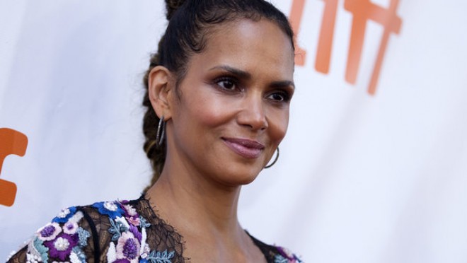 Holli Berrinin özündən 16 yaş kiçik sevgilisi - foto