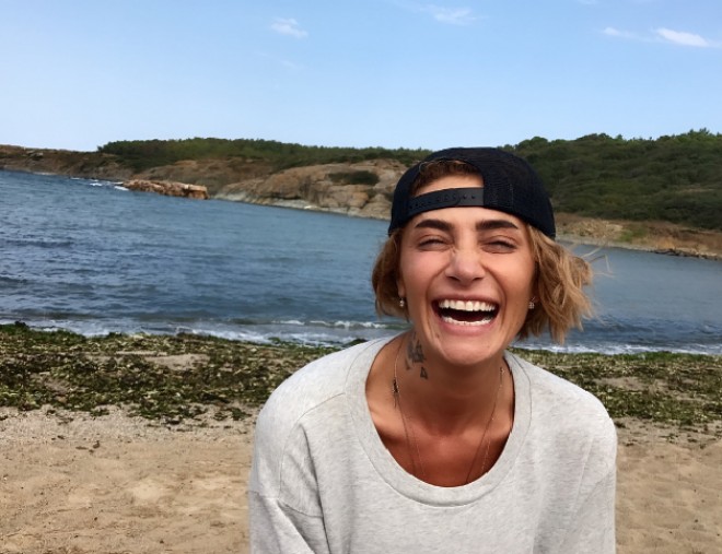 Sıla: “Payızın ilk yağışında uşaq kimi şən…”