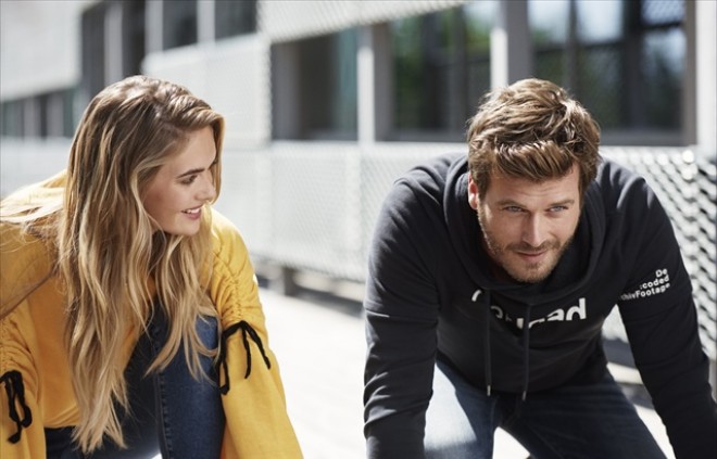 Kıvanç Tatlıtuğ "Viktoriya Sekret"in mələyi ilə görüntüləndi - fotolar