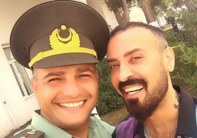 Niyam əsgərlərə konsert verdi