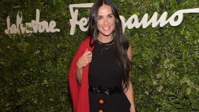 Demi Murun sarı libası - foto