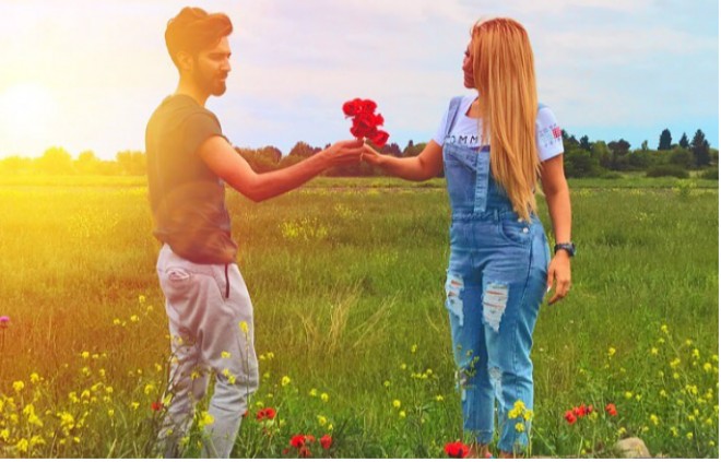 Əhməd: "Həyatın onlara etmədiyi sürprizi biz kişilər etməyə çalışırıq"