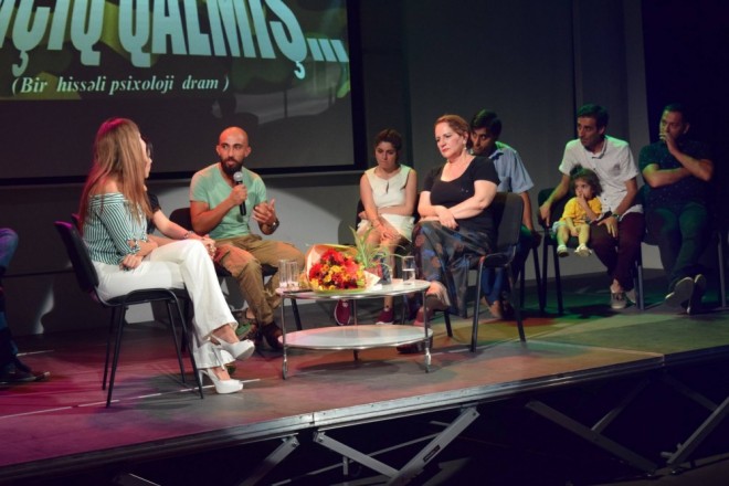 “YARAT”da “Yarımçıq qalmış” tamaşasının yaradıcı heyəti ilə görüş olub