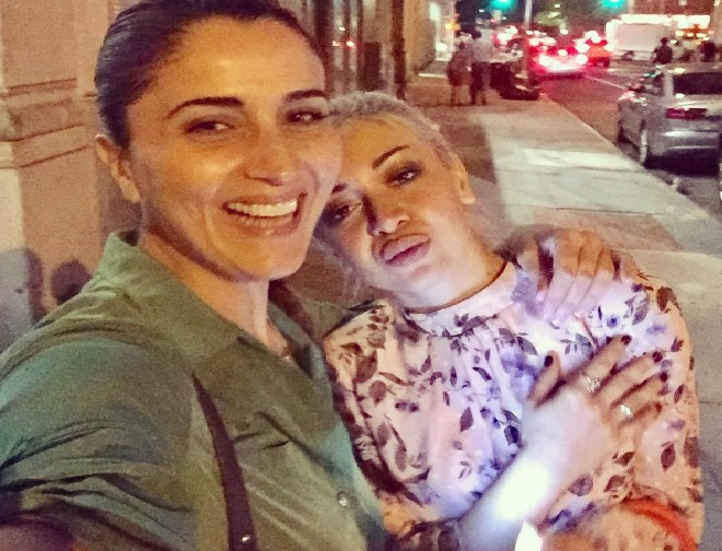 İlhamə rəfiqəsi ilə Nyu-York gecələrində - foto