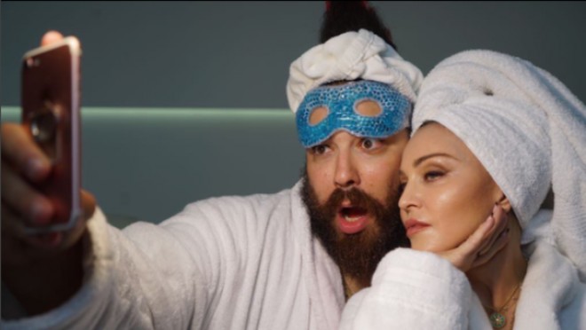 Madonnanın yeni kosmetika brendinin videosu