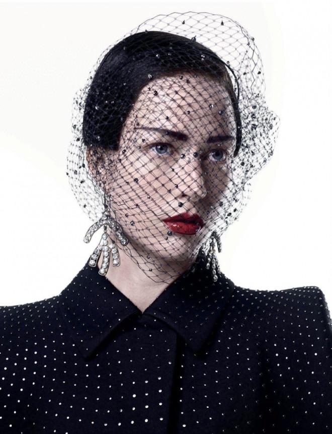 Məşhur supermodeldən qeyri-adi fotosessiya