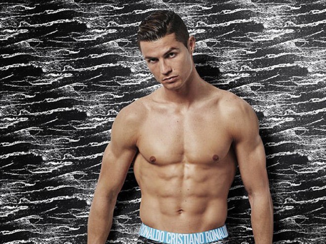 Kriştiano Ronaldo yeni kolleksiyasını təqdim etdi - fotolar