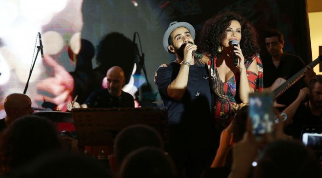 Birgə səhnə aldılar