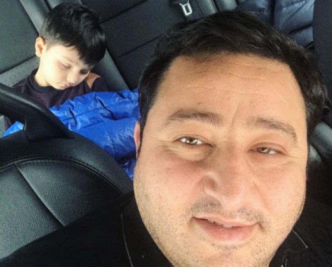 Elçinin oğlu ilə fotosu