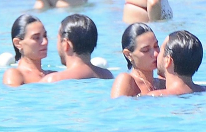 Hande sevgilisi ilə dodaq-dodağa – foto