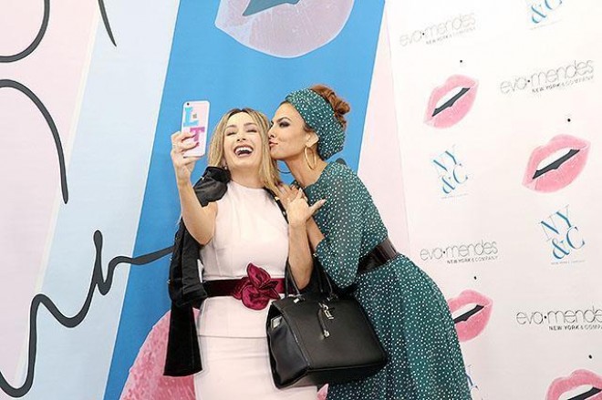 Eva Mendes yeni geyim kolleksiyasını təqdim etdi - fotolar