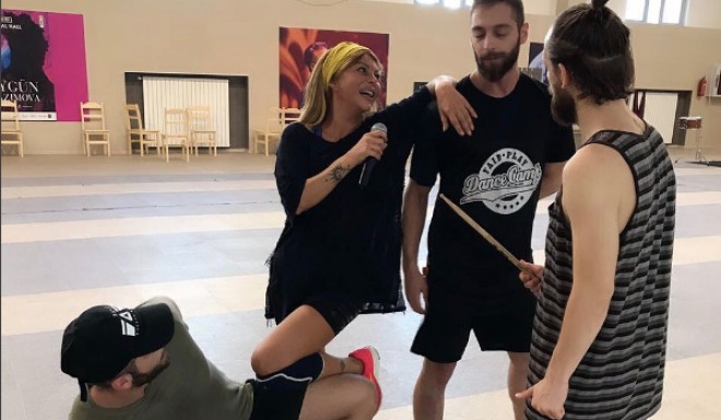 Xalq artistinin konsert məşqindən görüntülər