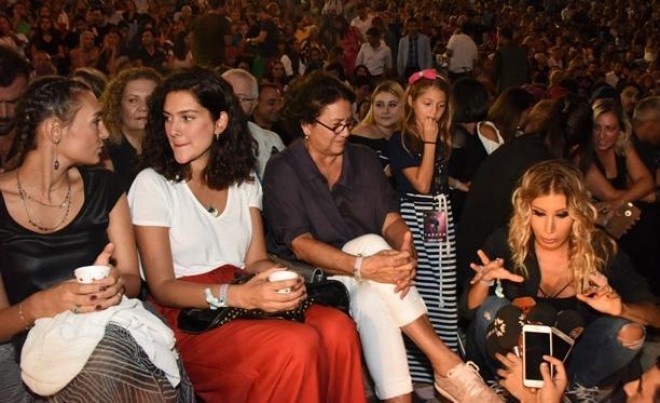 Bergüzar Korellə İrem Derici &nbsp;qohum imiş - fotolar