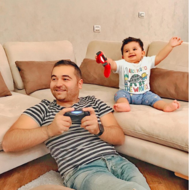 İlkin Həsəni uşaqla - foto