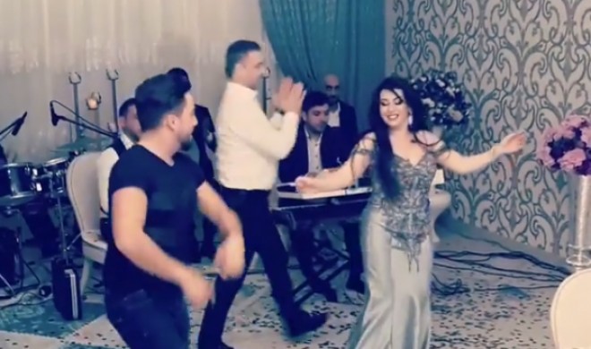 Aparıcılığa başlayan Fatimənin ilk qonağı müğənni Kərim olub - video