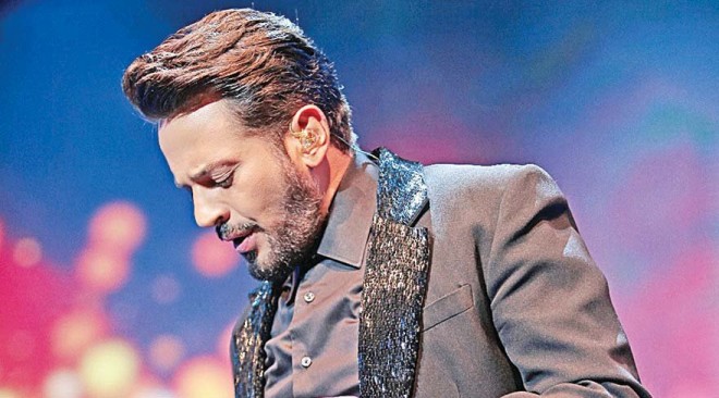 Emre Altuğ konsert verdi