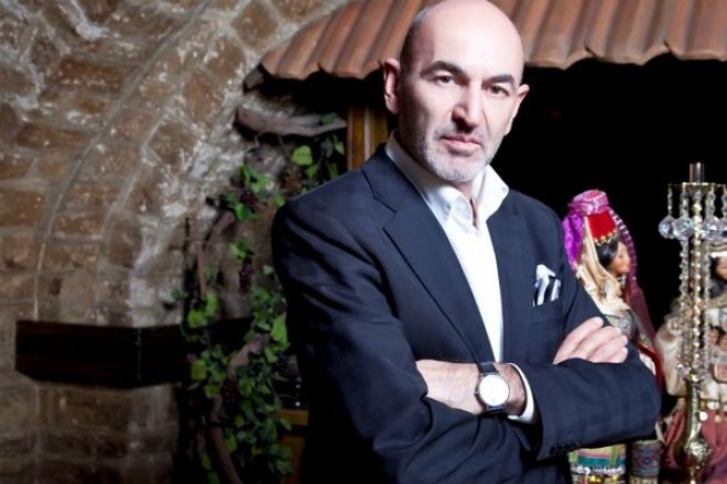 Əməkdar Artist həmkarlarına iradını bildirdi