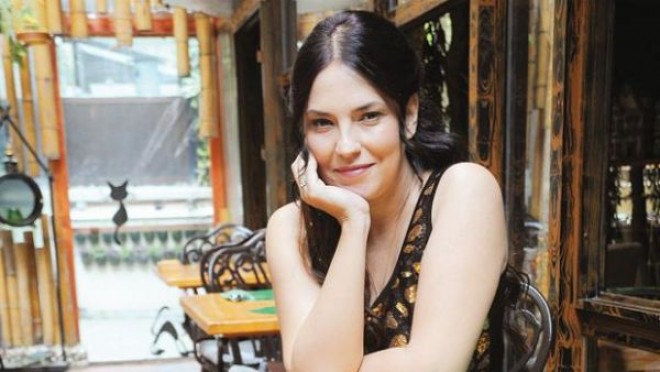 Aktrisanın qızı nişanlandı - fotolar