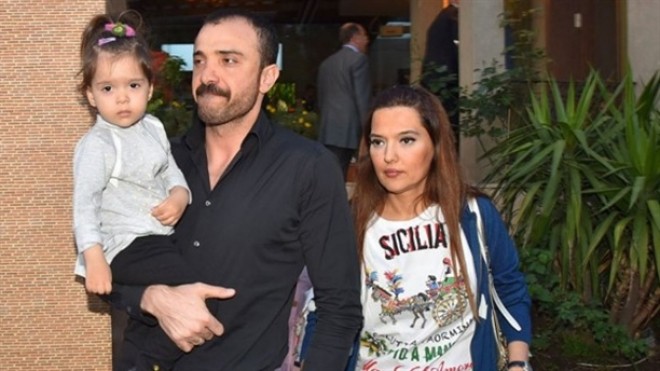 Demet Akalın Hülya Avşara əsəbiləşdi