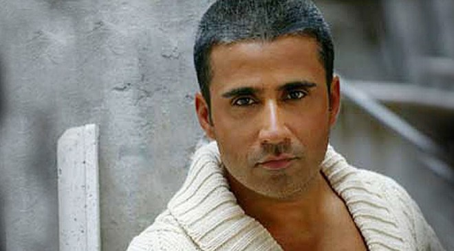 Əmrah sənətdən uzaqlaşır