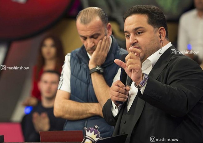 Nazim əlini maşından niyə çəkdi?