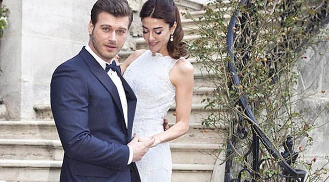 Kıvançdan həyat yoldaşına xüsusi boyunbağı