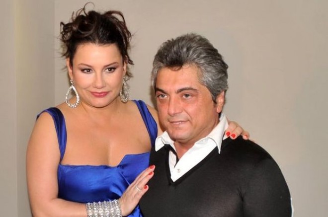 Həbsdən çıxan türk müğənni ikinci dəfə nişanlısından ayrılıb