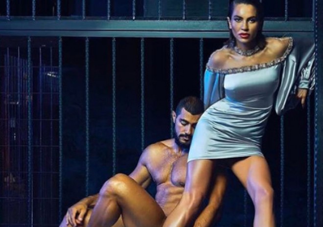 Günay çılpaq kişi ilə kamera qarşısına keçdi - foto