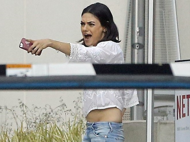 Mila Kunis artıq çəkisi ilə təəccübləndirdi - foto