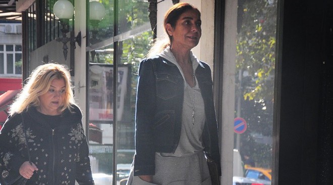 Jurnalistlərdən qaçdı