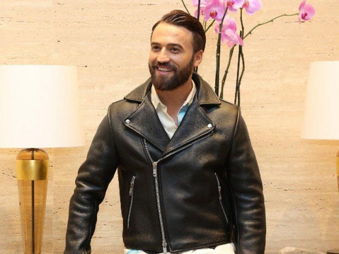 Zamiqdən xəbərdarlıq: “Artıq-əskik sözlər yazır”