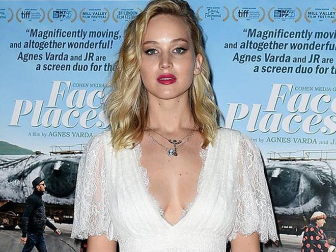 Cennifer Lourens gəlinə bənzədildi - fotolar