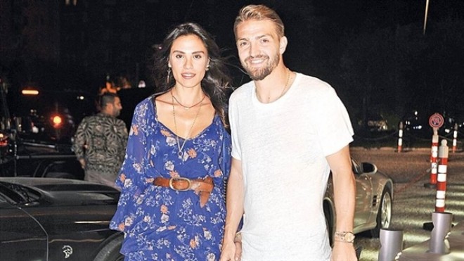 Həyat yoldaşından aktrisaya 7 milyonluq jest