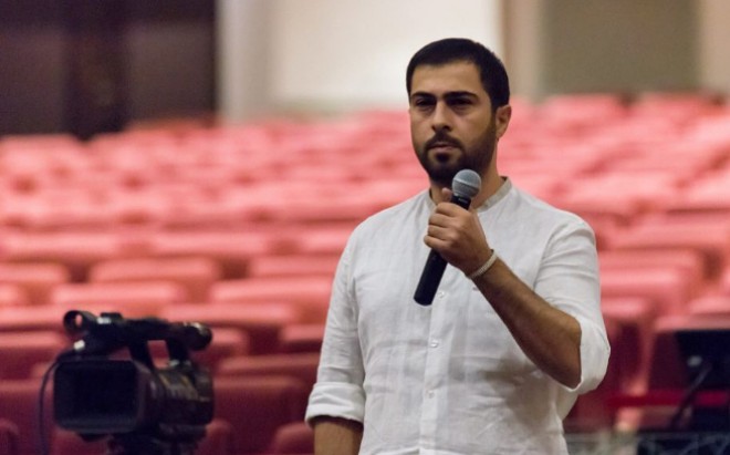 Sevənlərimə irad: "Səhifəmi "reklamxanaya" çevirməyin 