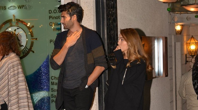 Aktyor müxbirlərə etiraz etdi