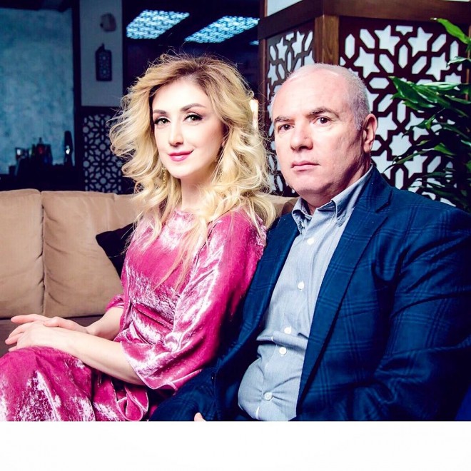 Gülnarə Xəlilova: "Həmişə bir olaq, xoşbəxt olaq" - fotolar