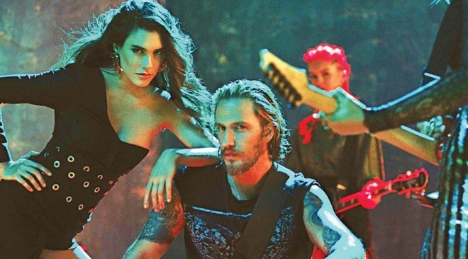 Sezen Aksunun oğlu: “Anam səsimi təsadüfən kəşf etdi”