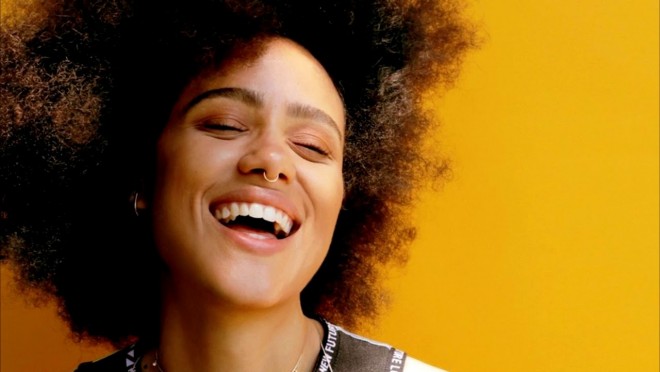 "Taxtlar oyunları" serialının “Missandeya”sı "Raw" jurnalında - fotolar